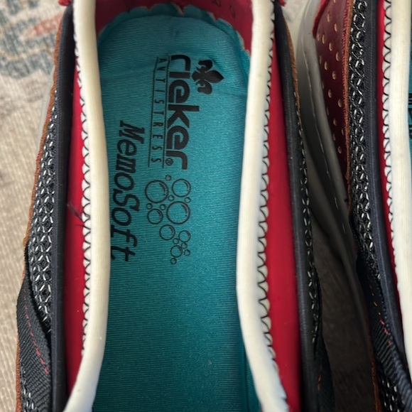 Size 42 Rieker slip on no tie shoes - Picture 2 of 9